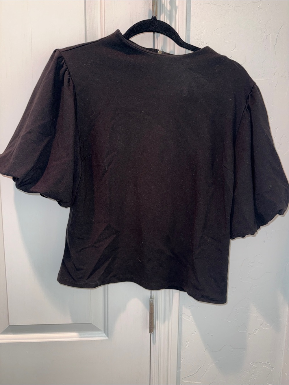 W5 Black Puff Sleeve Short Sleeve Top